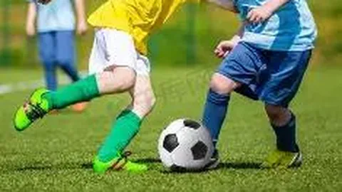 南京地铁视觉专列亮相，聚焦“苏超”快乐摄影展